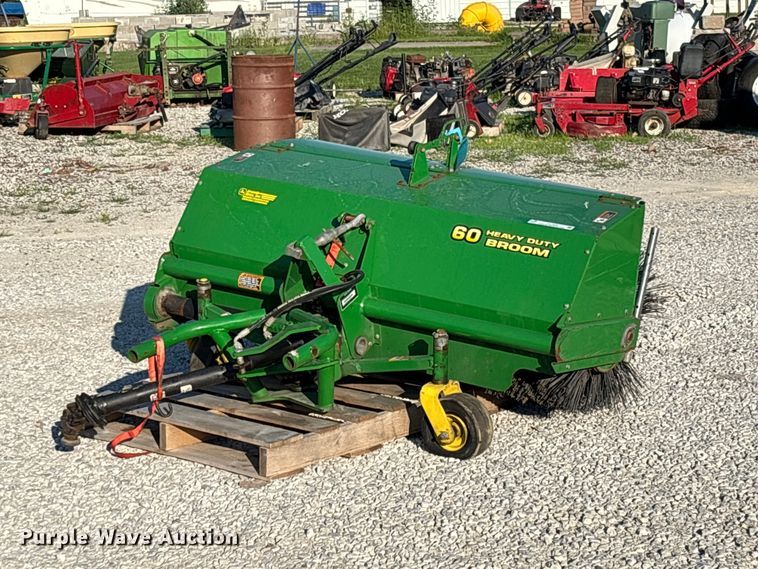 John Deere 1400/1500 broom