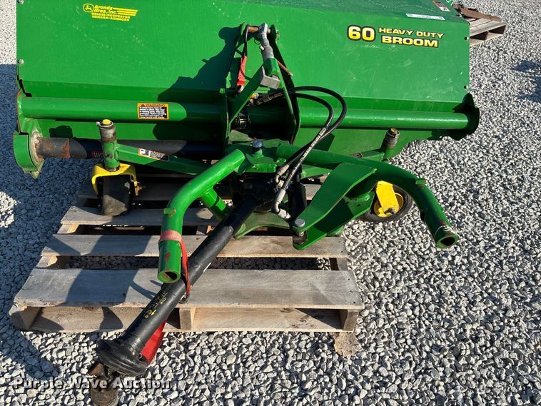 image for item FC1833 John Deere 1400/1500 broom
