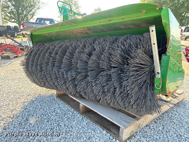image for item FC1833 John Deere 1400/1500 broom