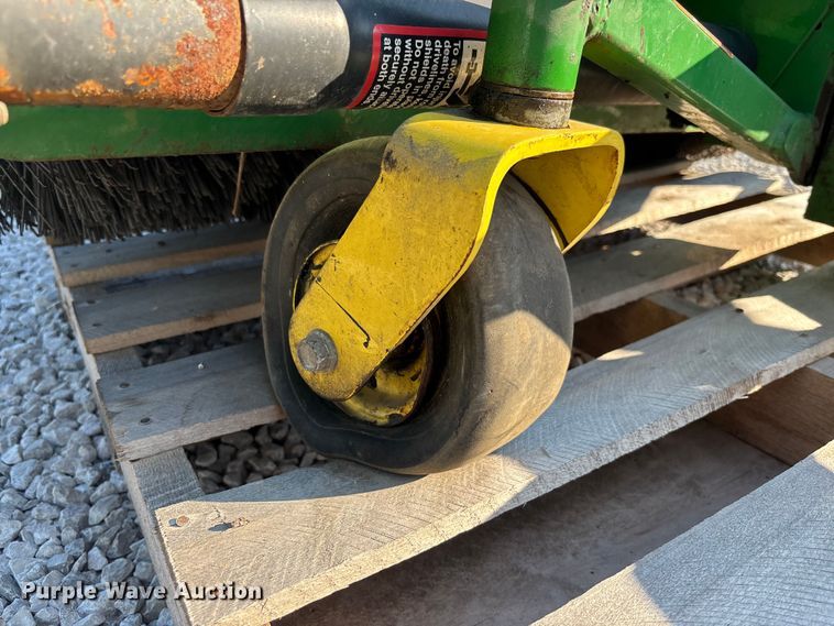 image for item FC1833 John Deere 1400/1500 broom
