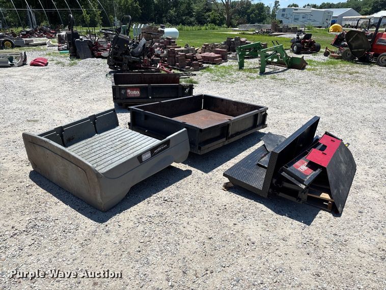 (3) Toro Workman beds