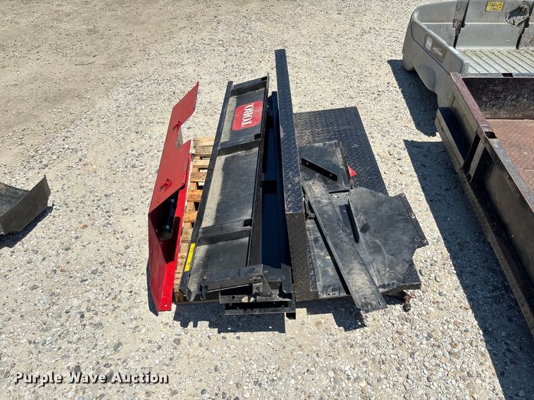 image for item FC1849 (3) Toro Workman beds