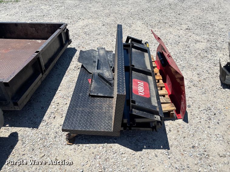 image for item FC1849 (3) Toro Workman beds