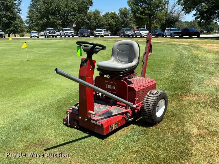 image for item FC1850 2013 Toro Greenspro 1200 greens roller