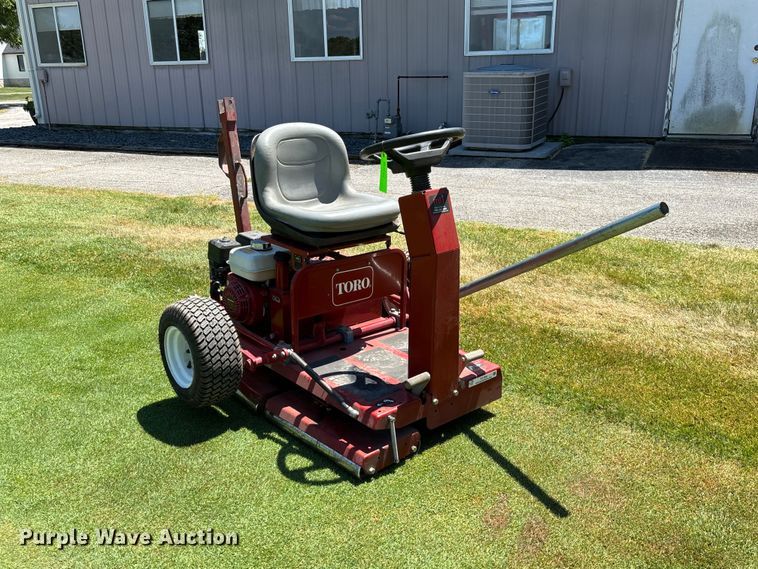 image for item FC1850 2013 Toro Greenspro 1200 greens roller