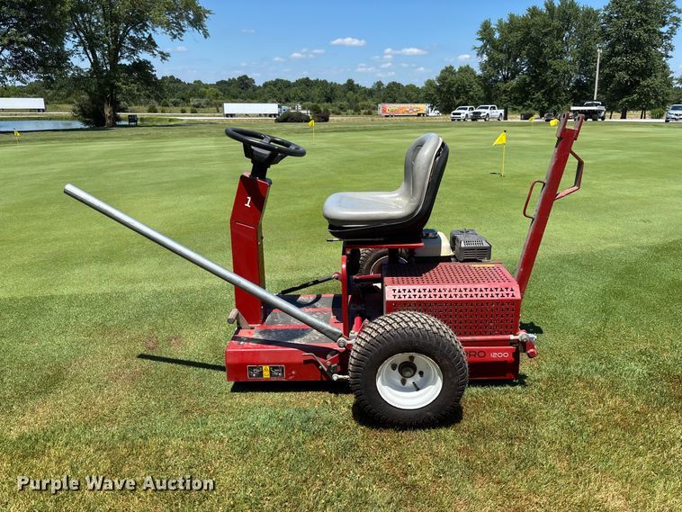 image for item FC1850 2013 Toro Greenspro 1200 greens roller