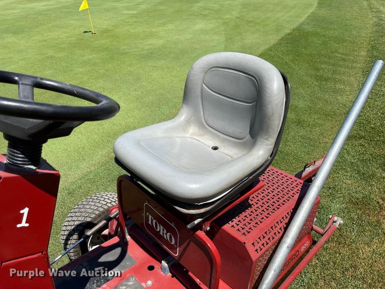 image for item FC1850 2013 Toro Greenspro 1200 greens roller