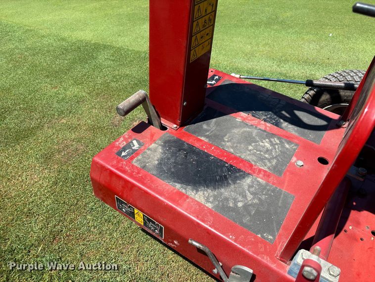 image for item FC1850 2013 Toro Greenspro 1200 greens roller