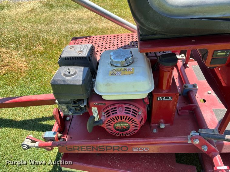 image for item FC1850 2013 Toro Greenspro 1200 greens roller