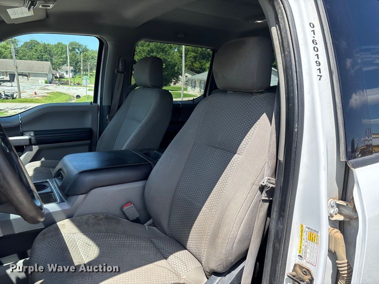 image for item FC1933 2019 Ford F250 Super Duty XLT Crew Cab pickup truck