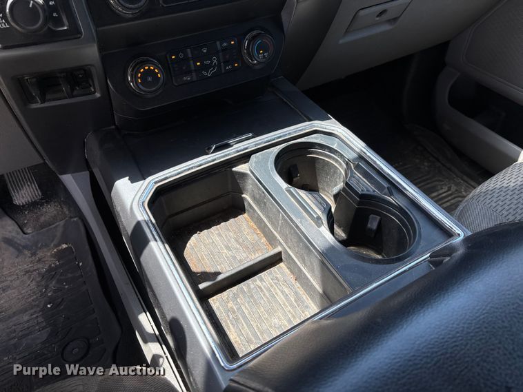 image for item FC1933 2019 Ford F250 Super Duty XLT Crew Cab pickup truck