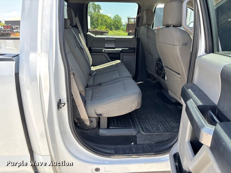 image for item FC1933 2019 Ford F250 Super Duty XLT Crew Cab pickup truck
