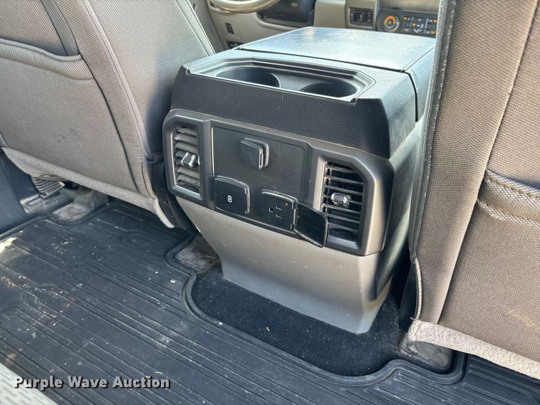 image for item FC1933 2019 Ford F250 Super Duty XLT Crew Cab pickup truck
