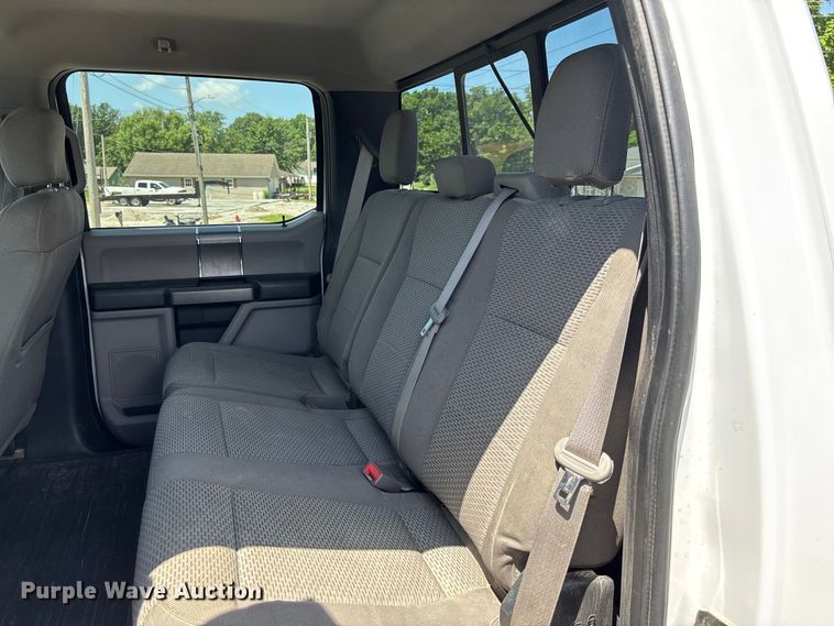 image for item FC1933 2019 Ford F250 Super Duty XLT Crew Cab pickup truck