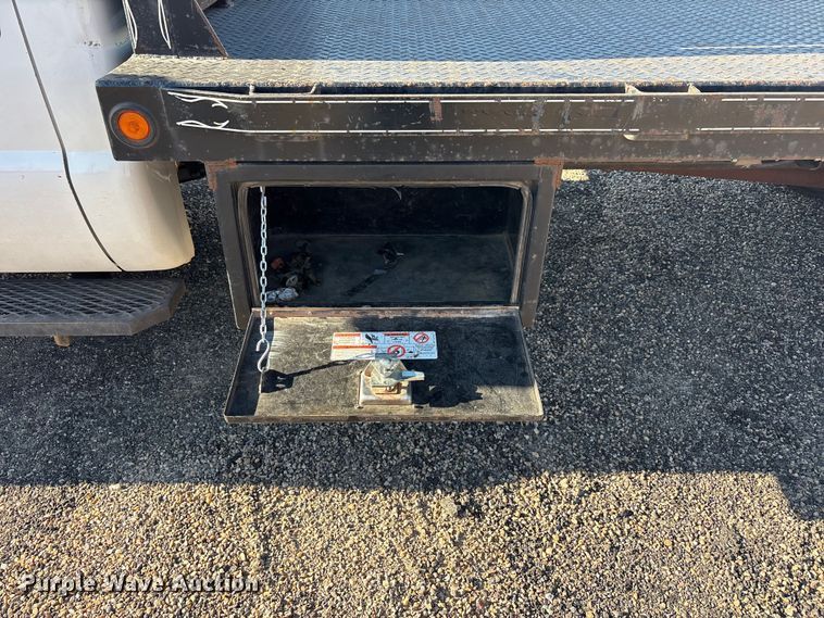 image for item FC2501 2008 Ford F450 flatbed truck