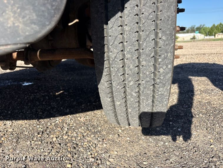 image for item FC2501 2008 Ford F450 flatbed truck