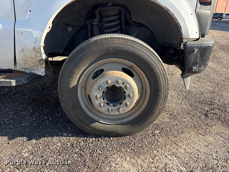 image for item FC2501 2008 Ford F450 flatbed truck