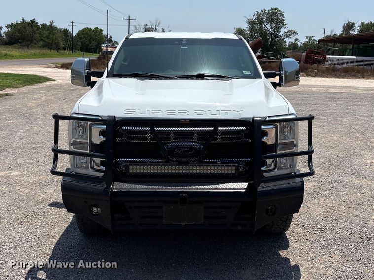 image for item FC2511 2023 Ford F250 Super Duty Crew Cab pickup truck