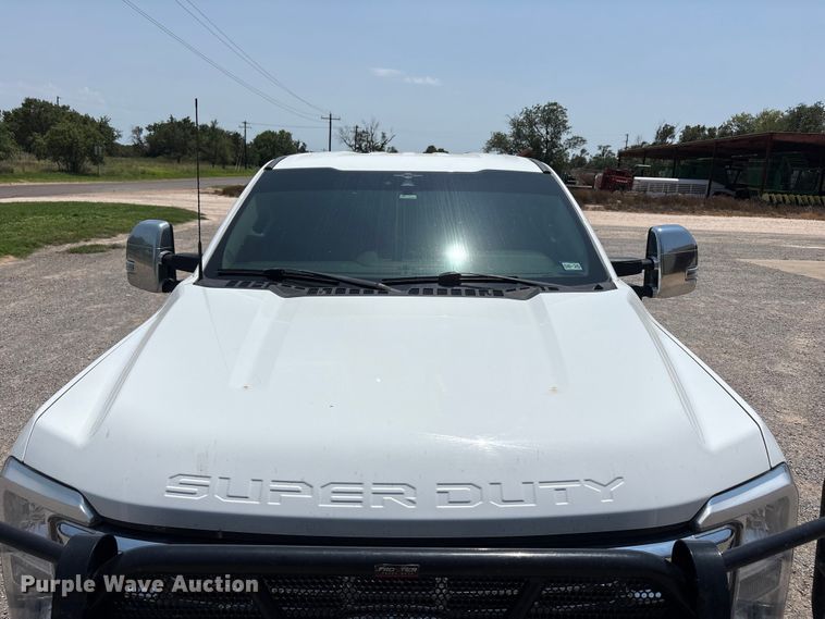 image for item FC2511 2023 Ford F250 Super Duty Crew Cab pickup truck