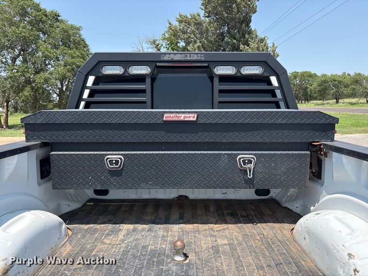 image for item FC2511 2023 Ford F250 Super Duty Crew Cab pickup truck