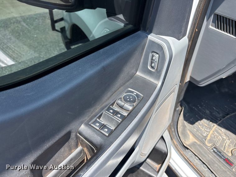 image for item FC2511 2023 Ford F250 Super Duty Crew Cab pickup truck