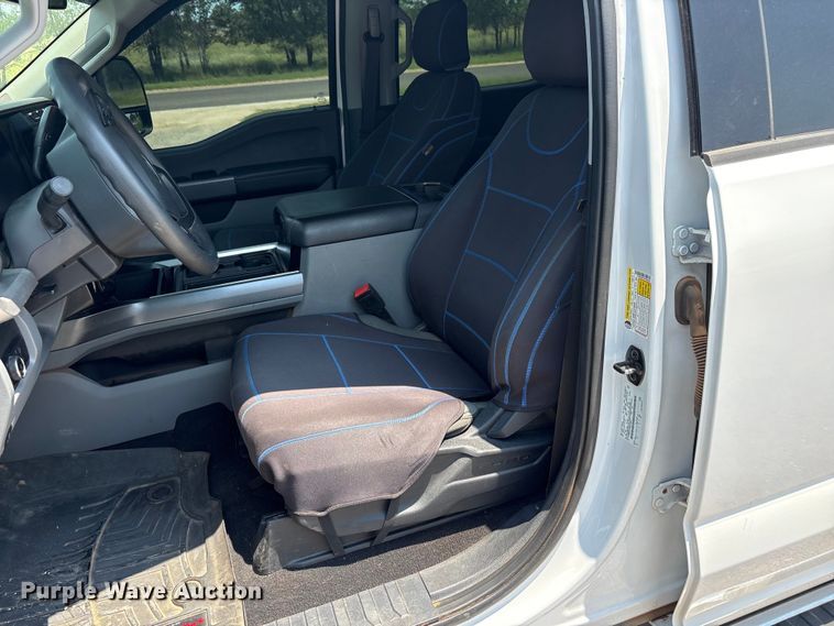 image for item FC2511 2023 Ford F250 Super Duty Crew Cab pickup truck