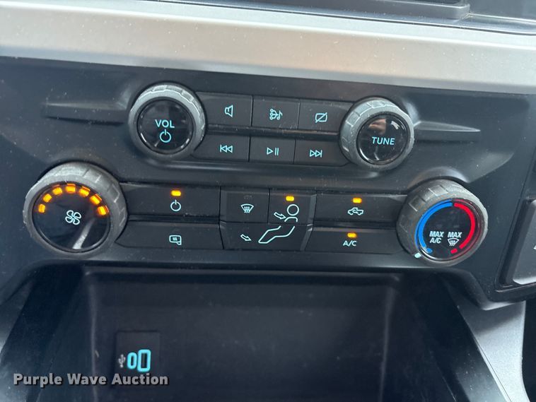image for item FC2511 2023 Ford F250 Super Duty Crew Cab pickup truck