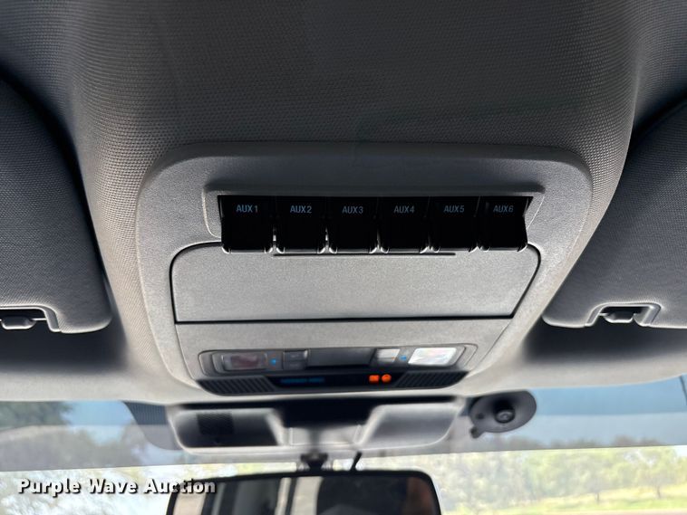 image for item FC2511 2023 Ford F250 Super Duty Crew Cab pickup truck