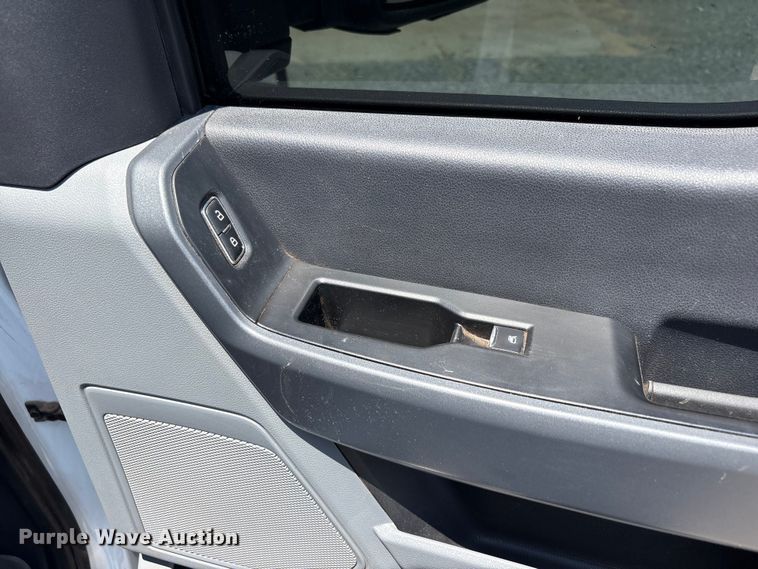 image for item FC2511 2023 Ford F250 Super Duty Crew Cab pickup truck