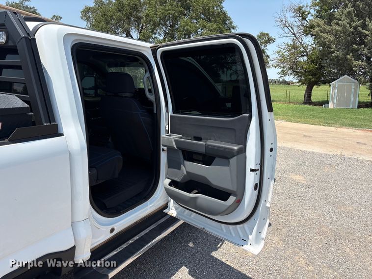 image for item FC2511 2023 Ford F250 Super Duty Crew Cab pickup truck
