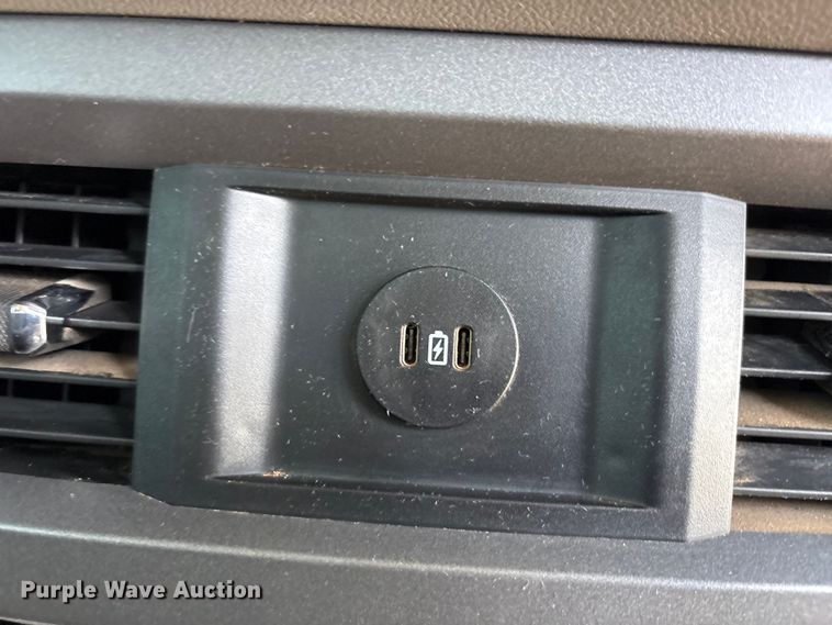 image for item FC2511 2023 Ford F250 Super Duty Crew Cab pickup truck