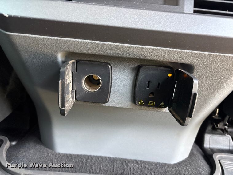 image for item FC2511 2023 Ford F250 Super Duty Crew Cab pickup truck