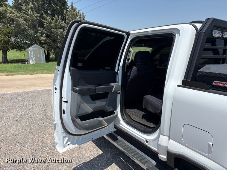 image for item FC2511 2023 Ford F250 Super Duty Crew Cab pickup truck