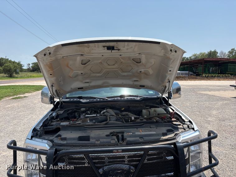 image for item FC2511 2023 Ford F250 Super Duty Crew Cab pickup truck