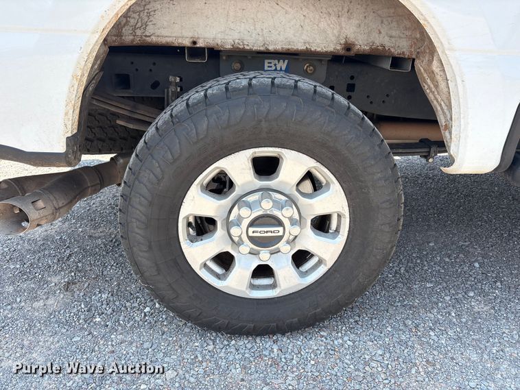 image for item FC2511 2023 Ford F250 Super Duty Crew Cab pickup truck