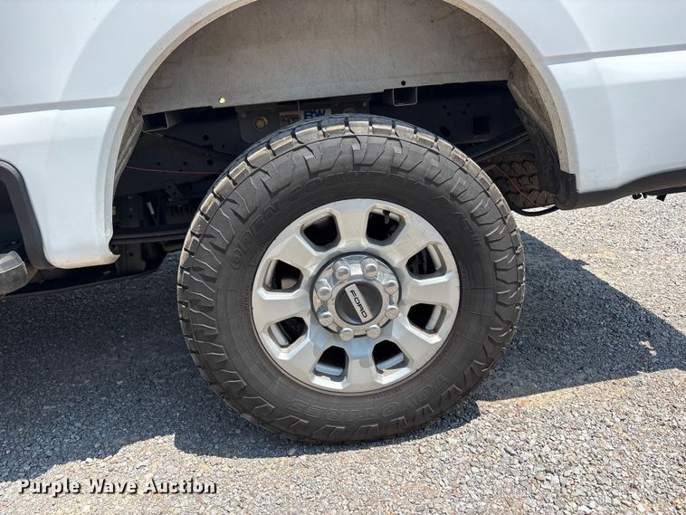 image for item FC2511 2023 Ford F250 Super Duty Crew Cab pickup truck