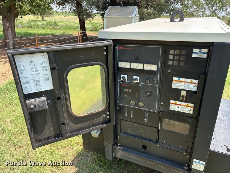 image for item FC2512 2011 Ingersoll Rand G25 generator