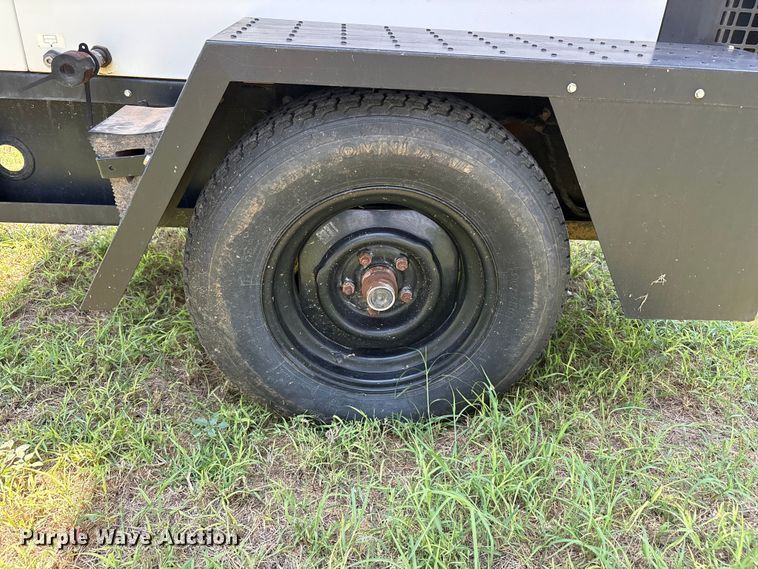 image for item FC2512 2011 Ingersoll Rand G25 generator
