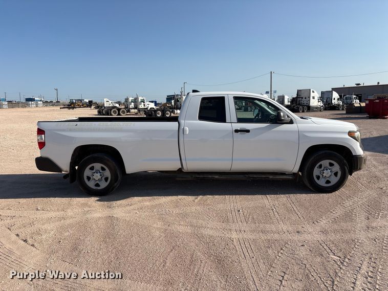 image for item FC2514 2020 Toyota Tundra Ext. Cab pickup truck