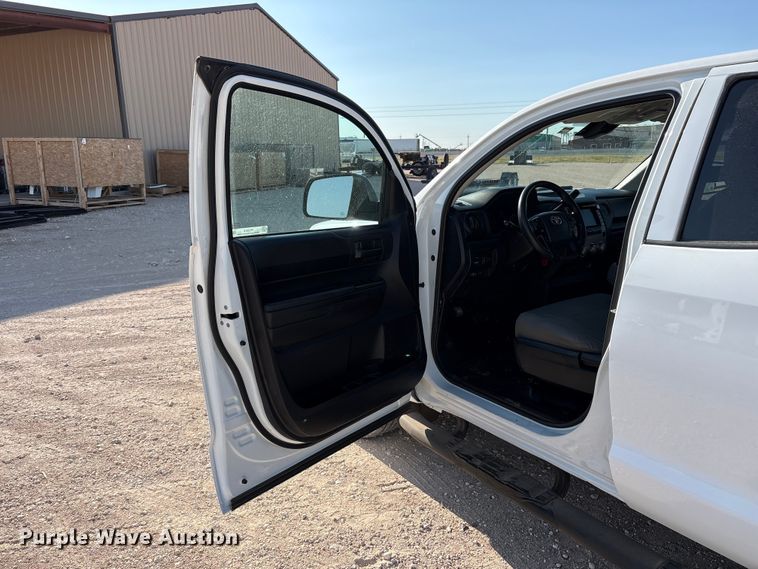 image for item FC2514 2020 Toyota Tundra Ext. Cab pickup truck