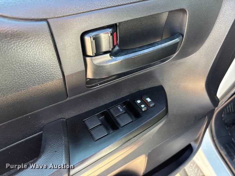 image for item FC2514 2020 Toyota Tundra Ext. Cab pickup truck