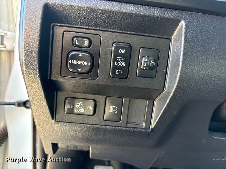 image for item FC2514 2020 Toyota Tundra Ext. Cab pickup truck