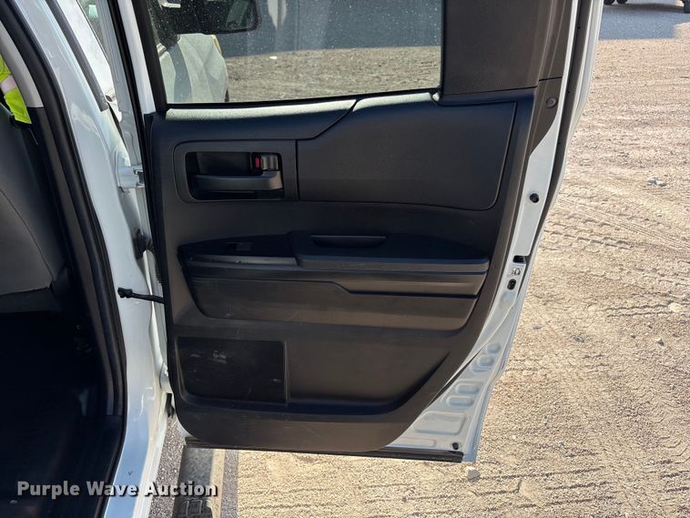 image for item FC2514 2020 Toyota Tundra Ext. Cab pickup truck