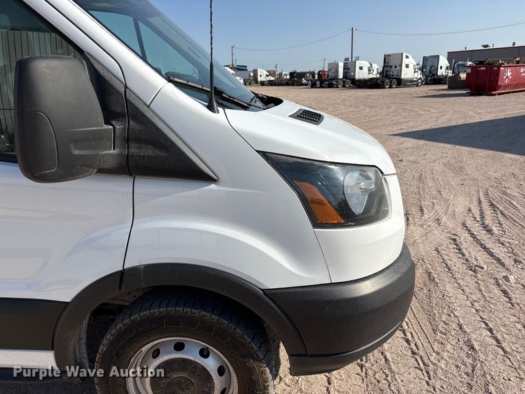 image for item FC2515 2019 Ford Transit van
