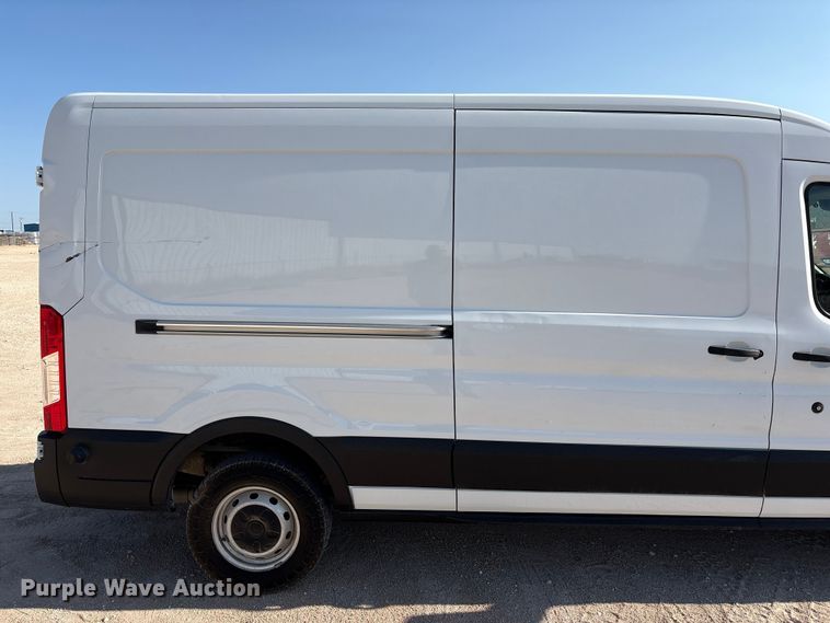 image for item FC2515 2019 Ford Transit van