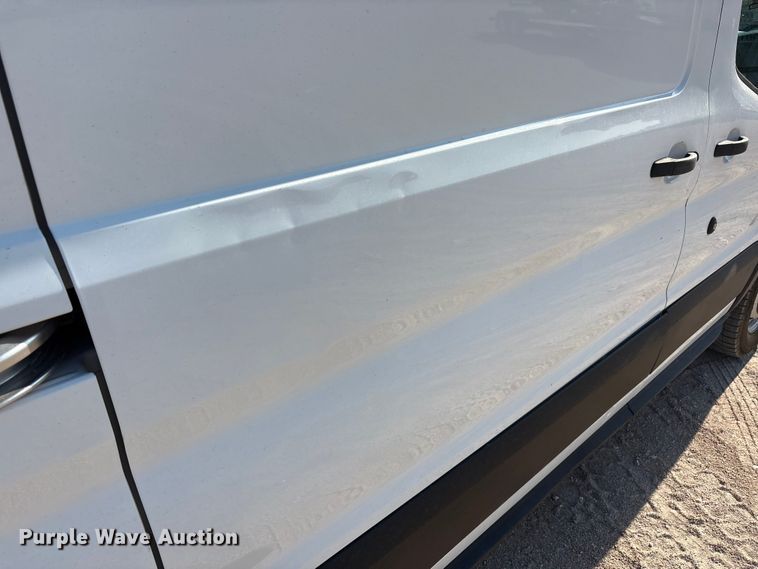 image for item FC2515 2019 Ford Transit van