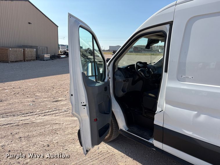 image for item FC2515 2019 Ford Transit van