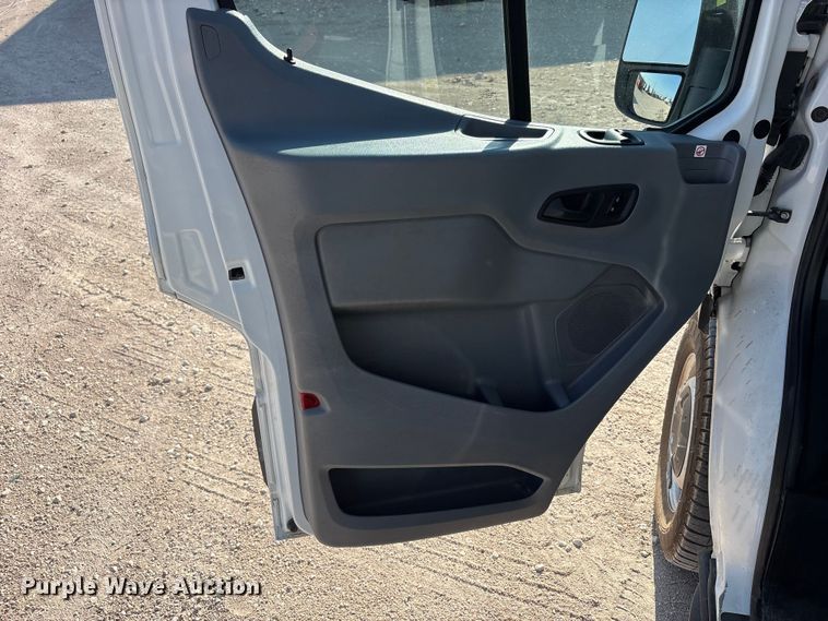 image for item FC2515 2019 Ford Transit van