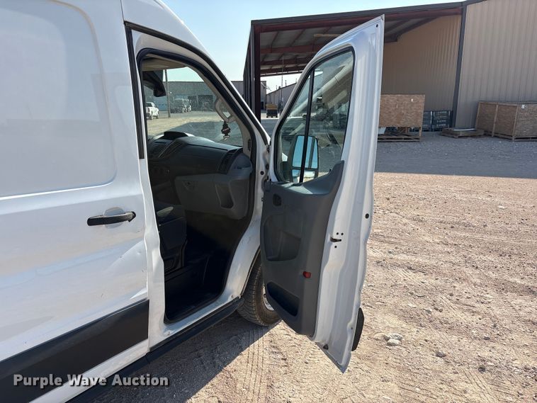 image for item FC2515 2019 Ford Transit van