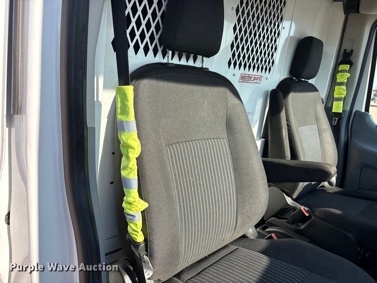 image for item FC2515 2019 Ford Transit van